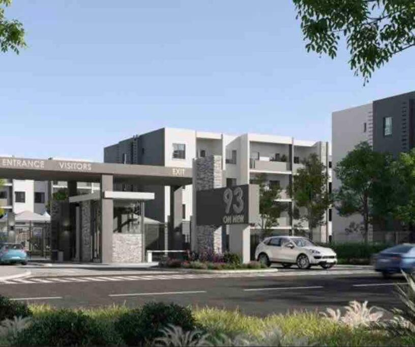 هتل مدرن استایلش 1 بد-کارلسوالد - Modern stylish 1 bed-Carlswald