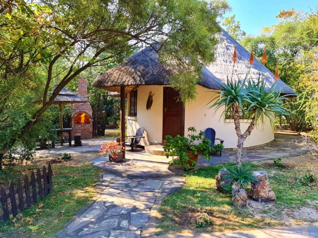 هتل اکوانزی لاج Aquanzi Lodge