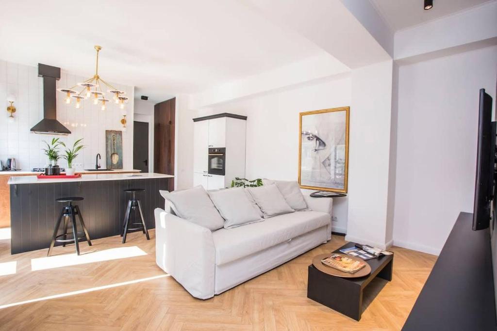 هتل وی هاست آپارتمان لفت بنک - Wehost Apartment Left Bank