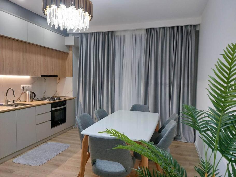 هتل لاکچری 2 بی آر آپارتمان در ایسانی - Luxury 2 BR Apartment in Isani