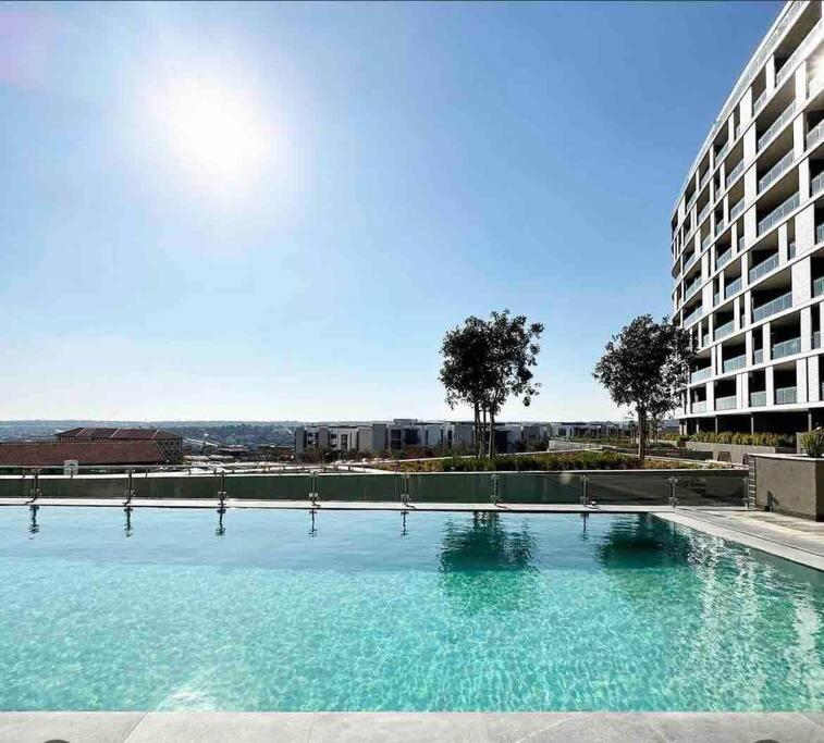 هتل الپس واتر فال لاکچری آپارتمان - Ellipse Waterfall Luxury Apartment