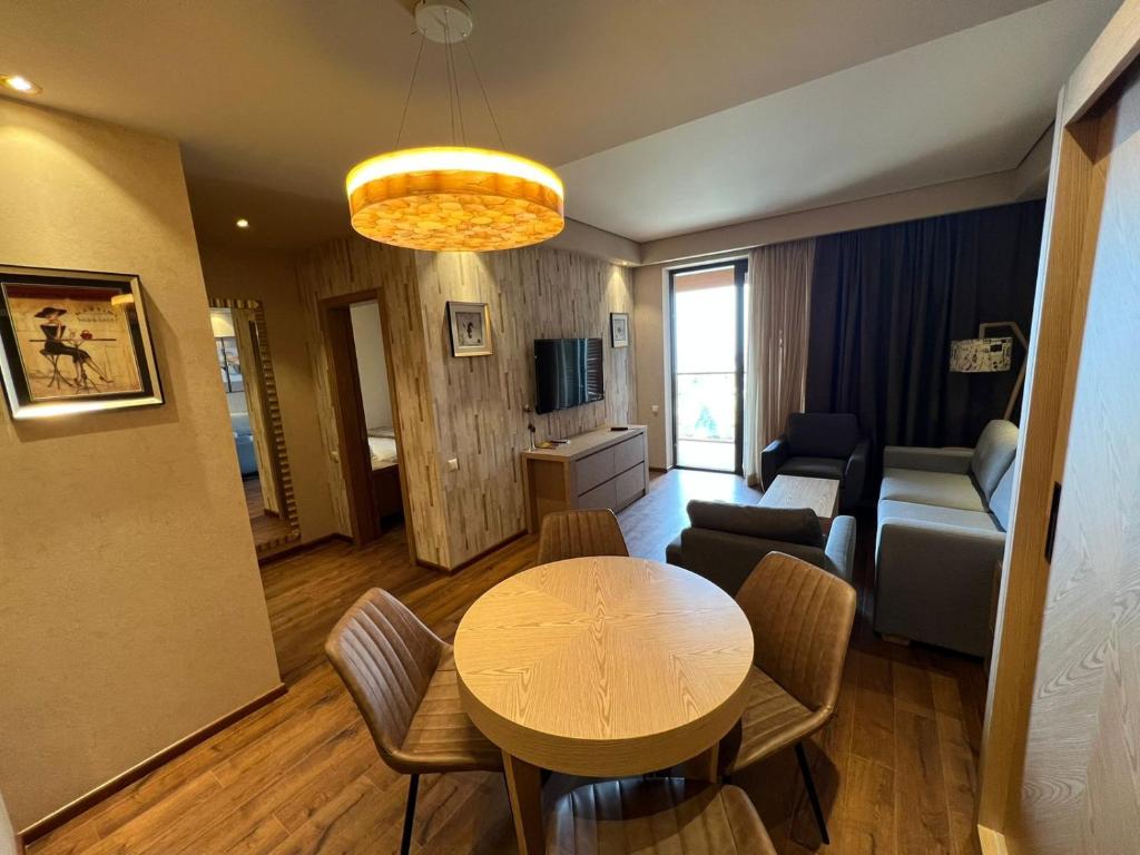 هتل هپی دیز این دریم لند اوئیس Happy Days in Dreamland Oasis