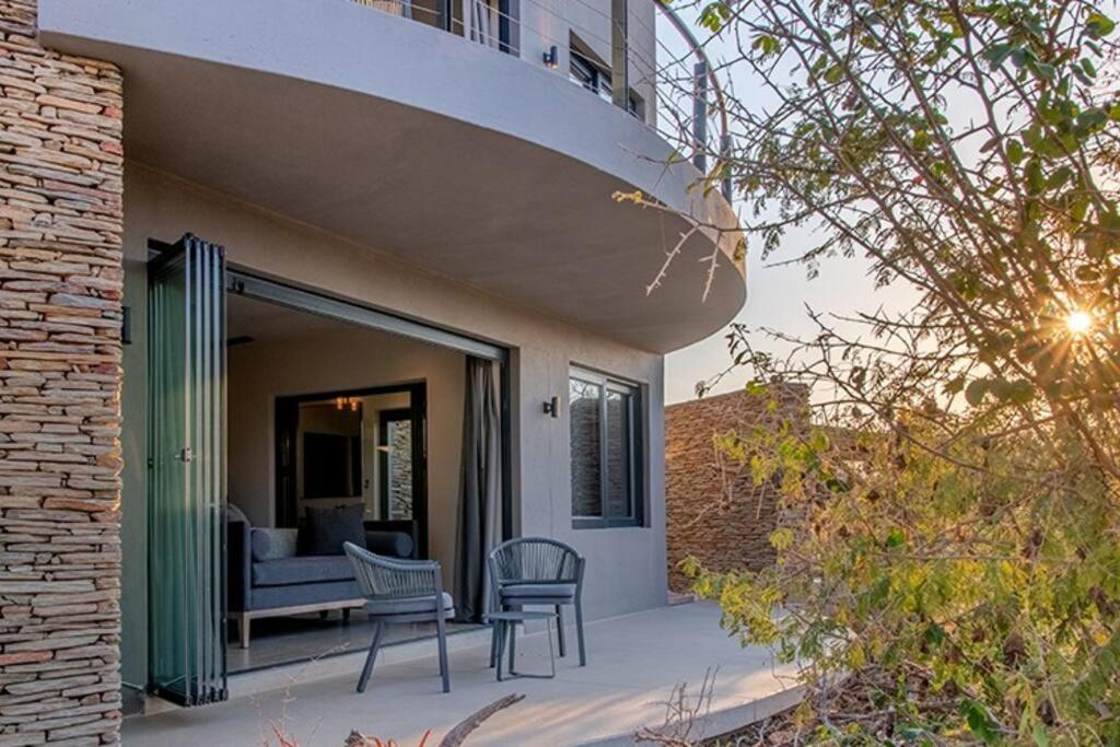 Luxury Villa looking onto Kruger National Park