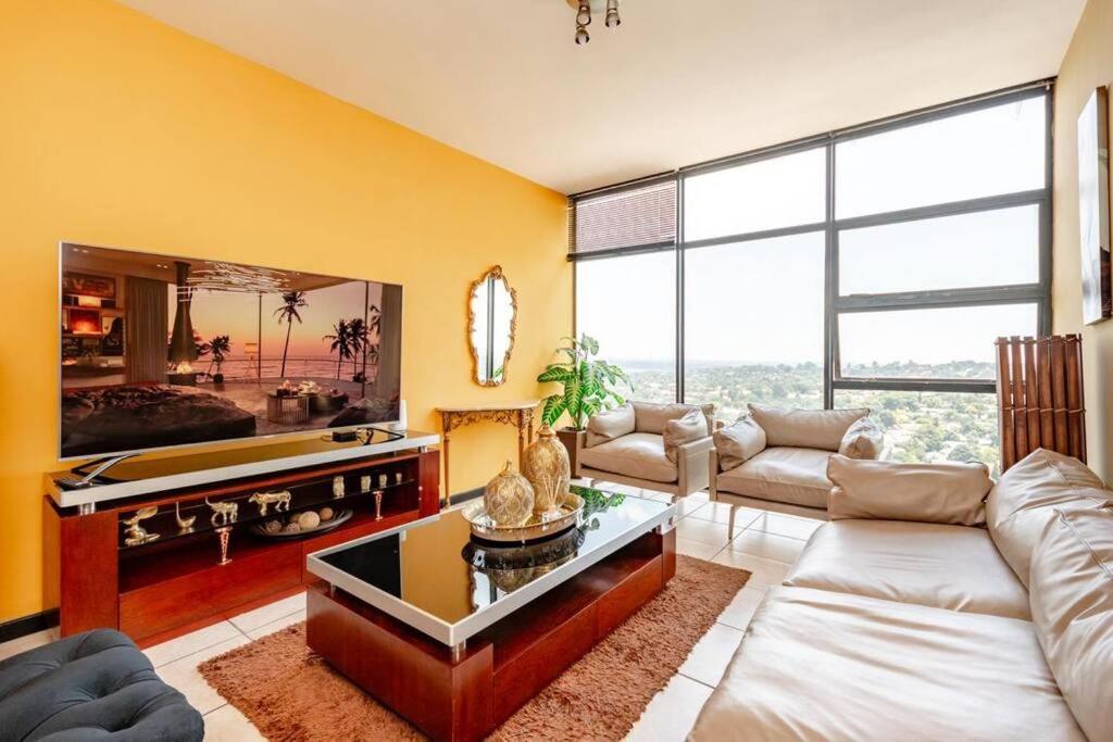 هتل نایتز این د اسکای، سیزدهم فلور ویت سیتی ویوز - Nights in the Sky, 13th floor with city views
