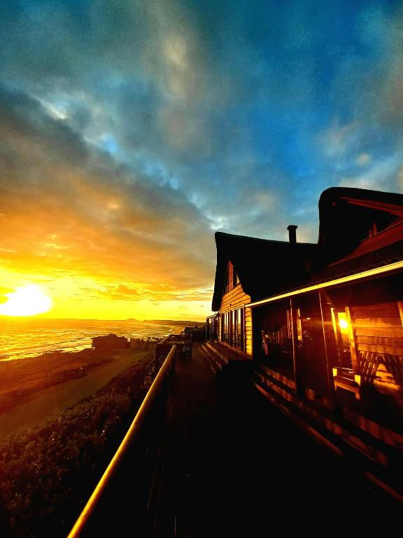 هتل اوستر بی بیچ لاج Oyster Bay Beach Lodge