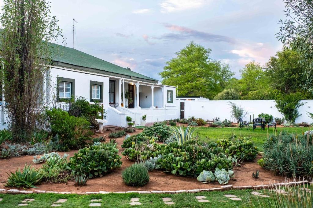 هتل کرو اوبرگ گست لودج Karoo Ouberg Guest Lodge