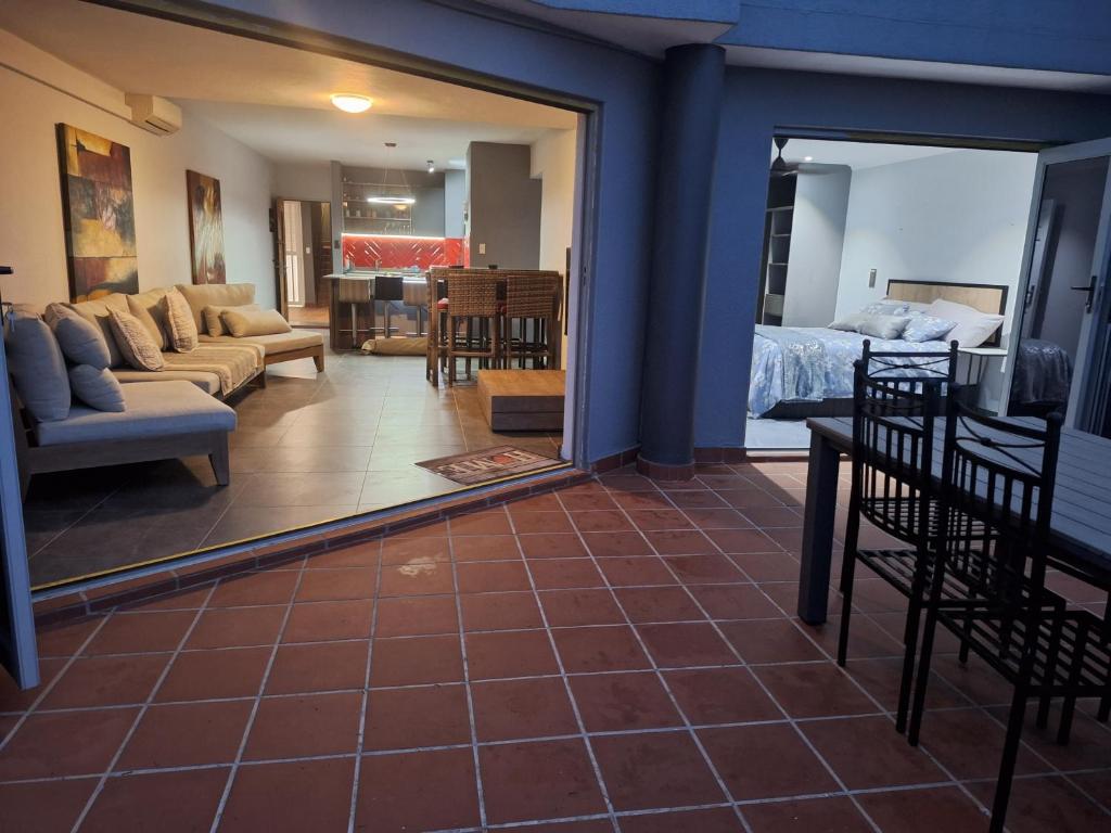هتل اومدلاستی مودرن 3 بیدروم بیچ فلت UMDLOTI MODERN 3 BEDROOM BEACH FLAT