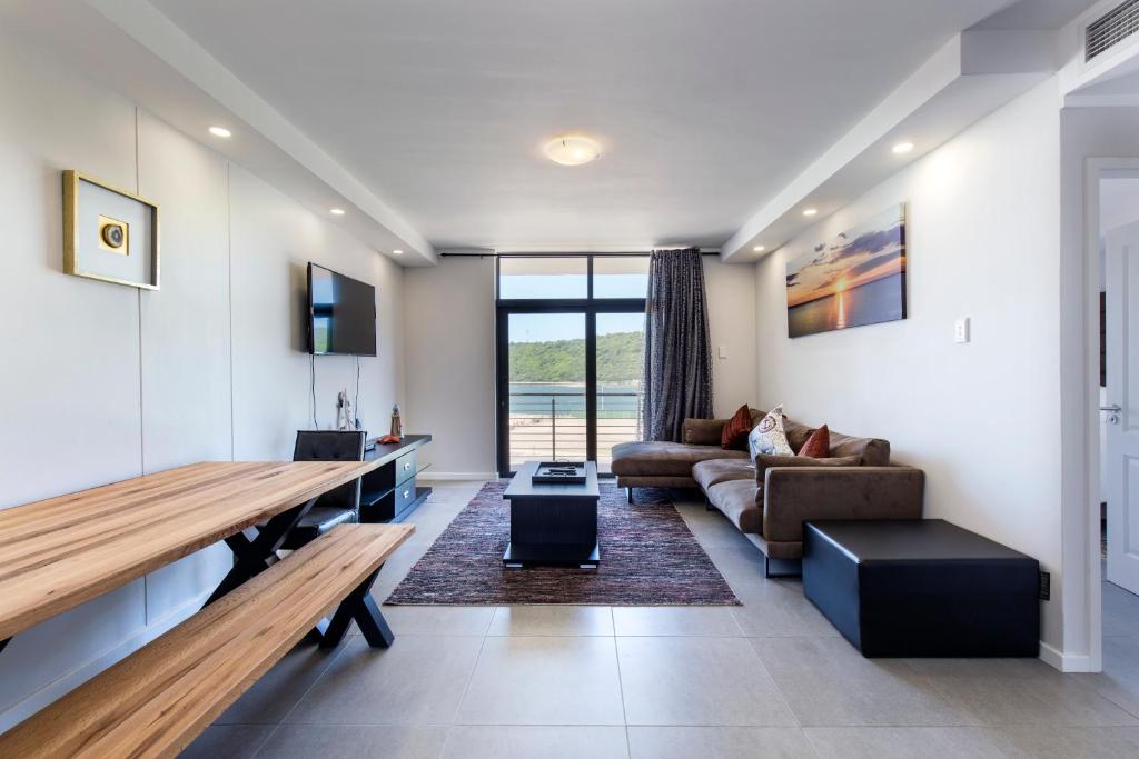 هتل استی ات د پوینت - آوت استندنک اوپن لوکاتس - Stay at The Point - Outstanding open lookouts