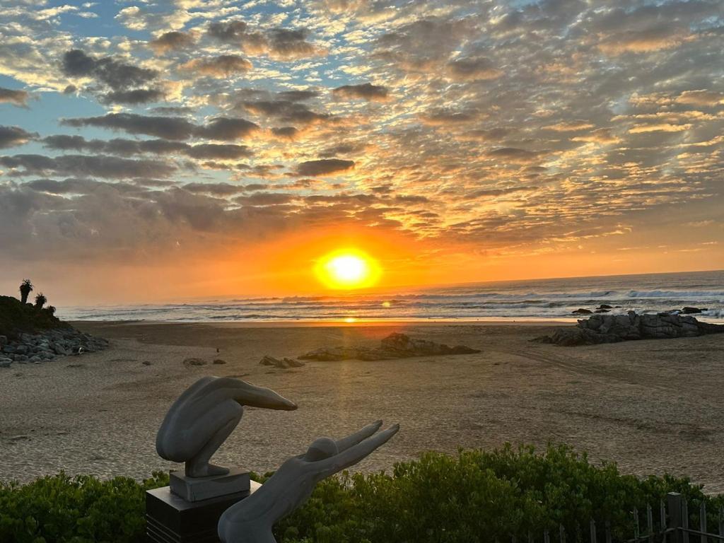 هتل بیچ فرانت بلیس Beachfront Bliss