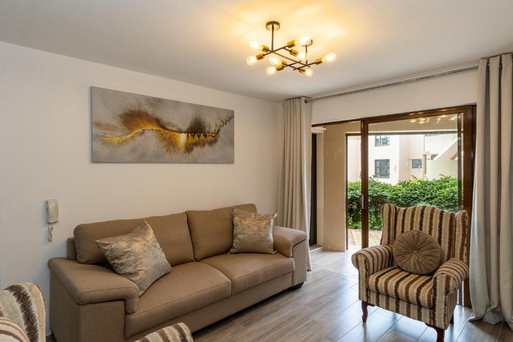 هتل 67 د شیدز - لاکچری آپارتمان در اومه لنگا - ایرکاندیشنینگ ترو آوت اند اینورتر 67 The Shades - Luxury Apartment in Umhlanga - Airconditioning throughout and Inverter