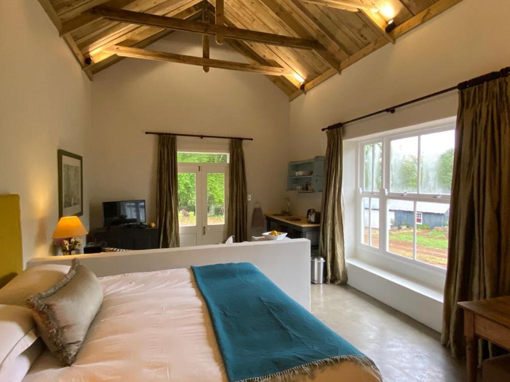هتل یلووودز فارم - ذ گاوت هاوس Yellowwoods Farm - THE GOAT HOUSE