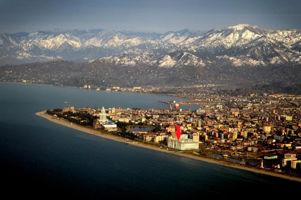 هتل بیوتیفل هاوس بای د سی - Beautiful House By the sea