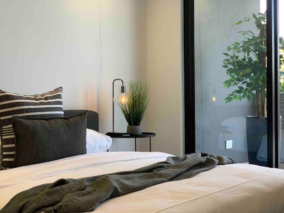 هتل اکزکتیو آپارتمان، ان الیگنت هوم Executive Apartment, an elegant home