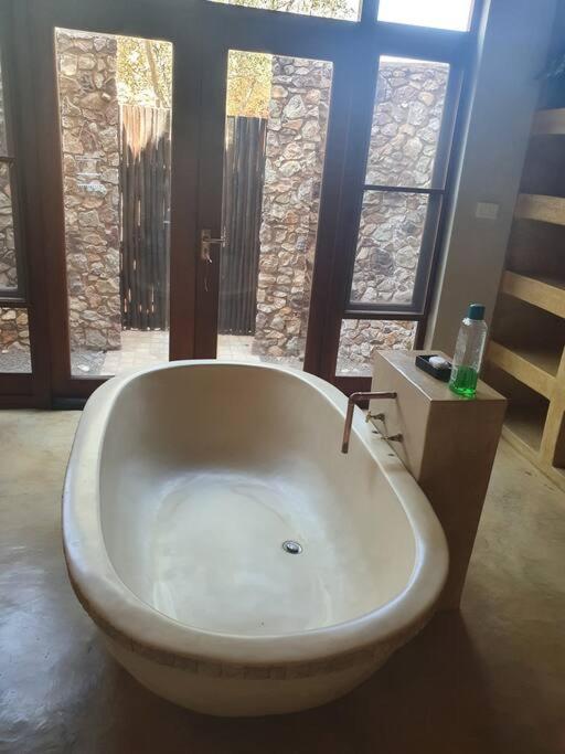 Zebula Golf and Wildlife Estate - Nagapie 12 Pax- Moi Signature Luxury villa