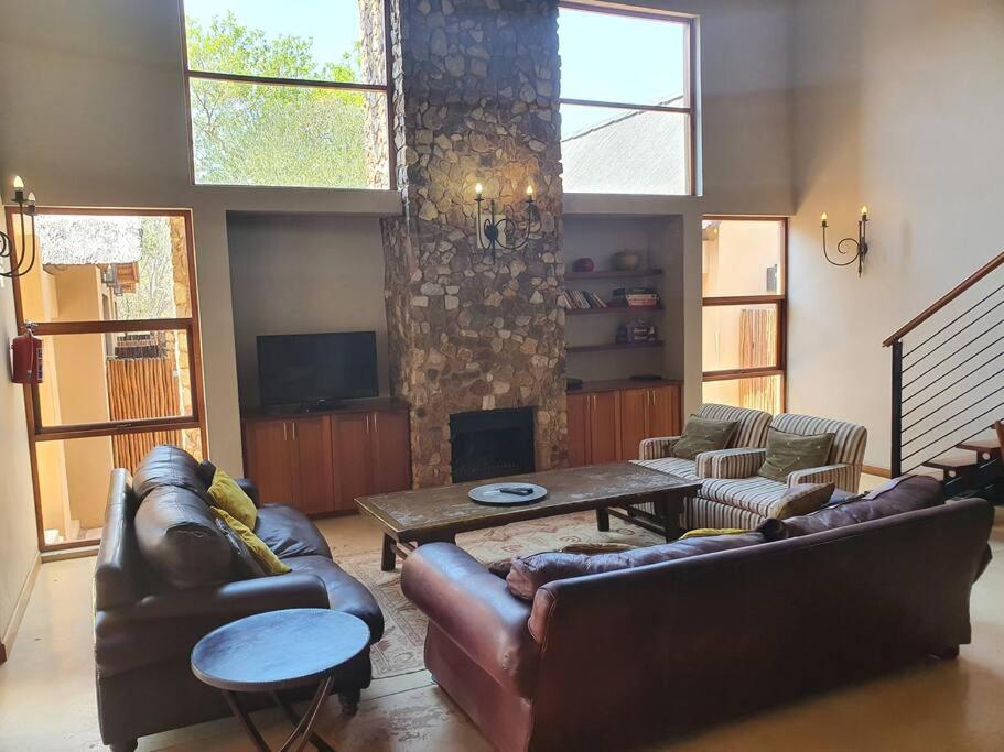 Zebula Golf and Wildlife Estate - Nagapie 12 Pax- Moi Signature Luxury villa