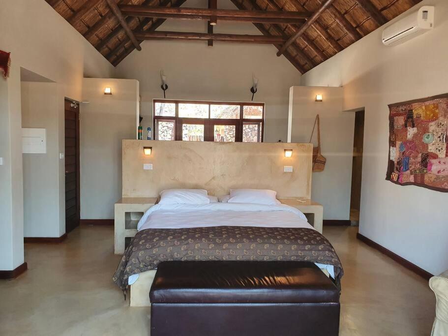 Zebula Golf and Wildlife Estate - Nagapie 12 Pax- Moi Signature Luxury villa