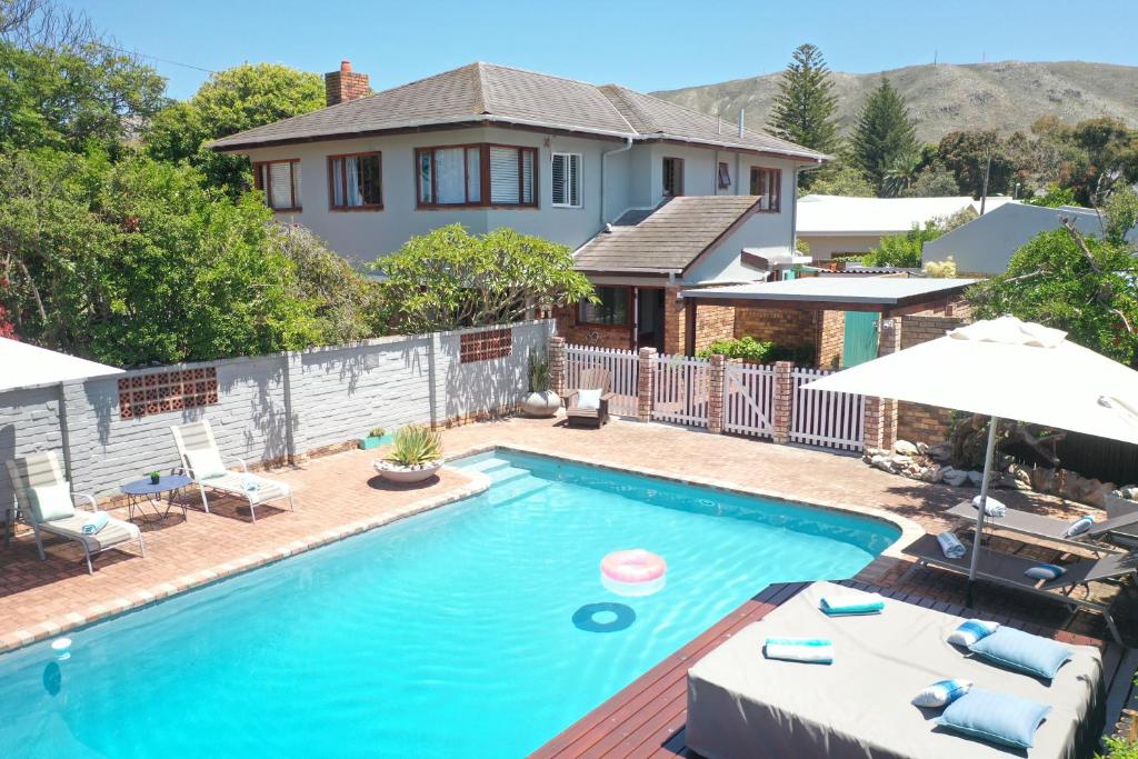 هتل شش استمت لودج 6 Stemmet Lodge