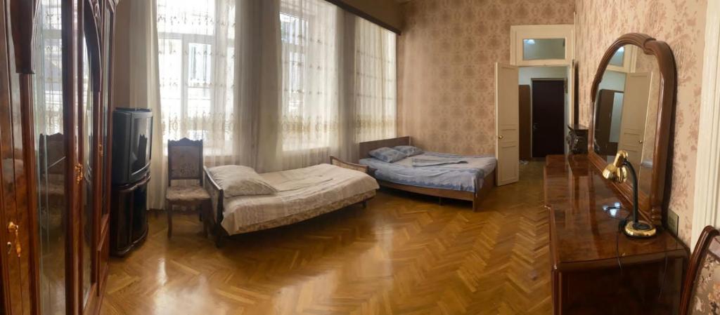 هتل سنتر 3 بد رومز نیذامی ویدادی خیابان - Center 3 bedrooms Nizami Vidadi Street