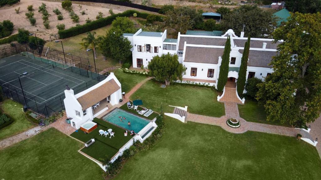 هتل اونتور منور هاوس اند واینت استیت Avontuur Manor House and Wine Estate