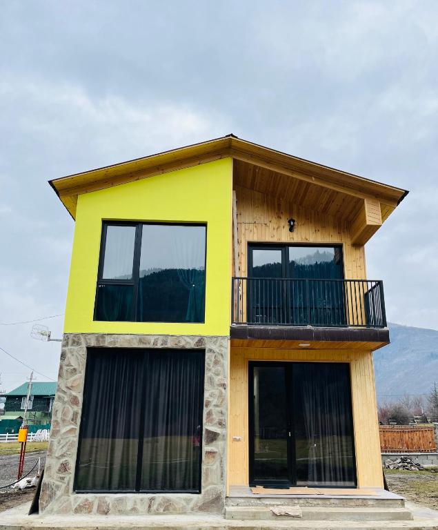 هتل بادی هاوس برجومی - Buddy House Borjomi
