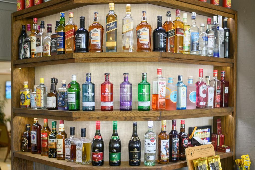 San Lameer Villa 14321 - 5 Bedroom Deluxe - 10 pax - San Lameer Rental Agency