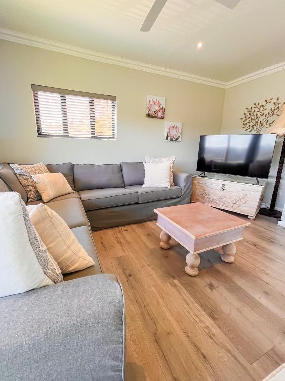 Aquila Chalet Phantom Views