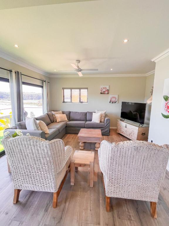 Aquila Chalet Phantom Views