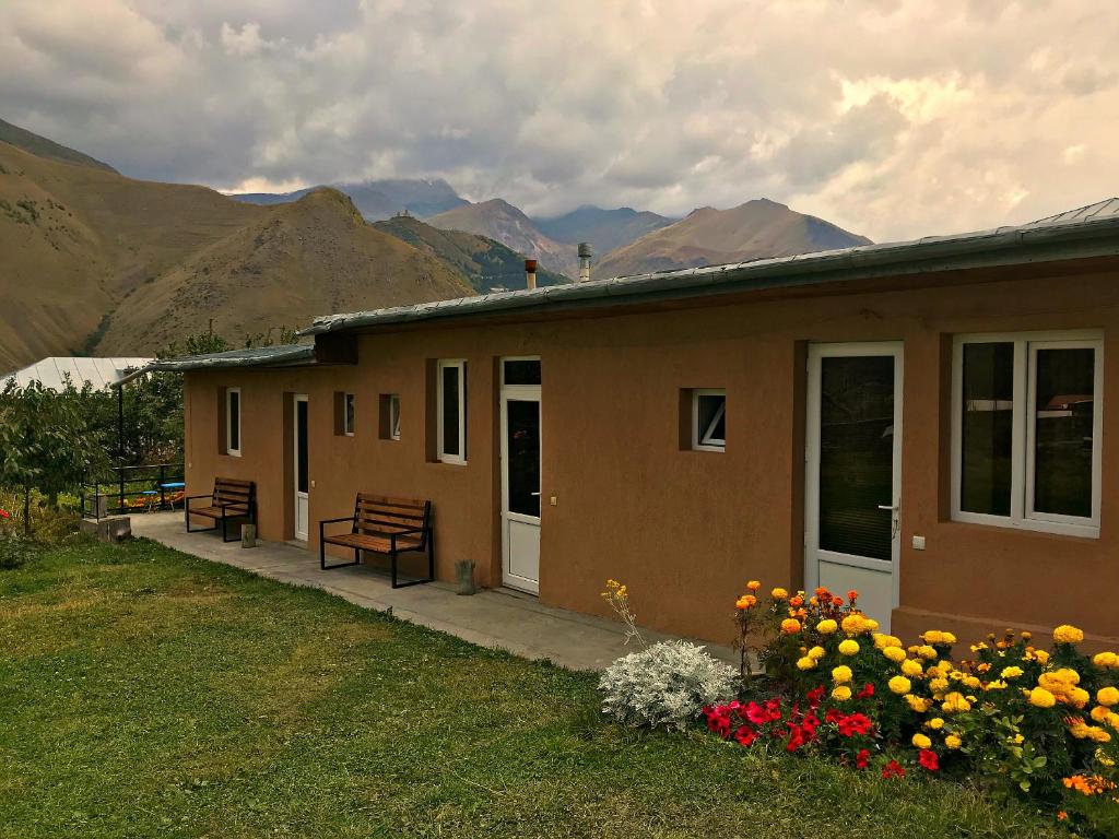 هتل پیلگریم کازبگی Piligrim Kazbegi