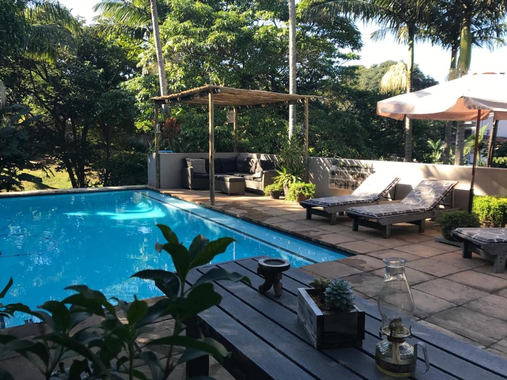 هتل بیچ فارست لاج Beach Forest Lodge