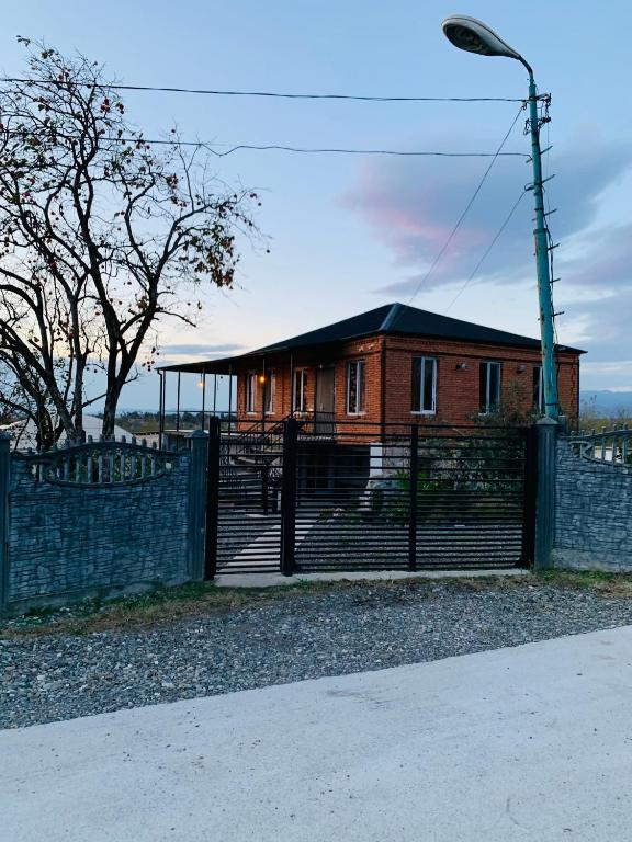 هتل کتائیسی بانوجا کیراودبه دگوری ودا تسبولیتس Banoja apartment ქუთაისი ბანოჯა ქირავდება დღიურად და წვეულებისთვის Banoja apartment