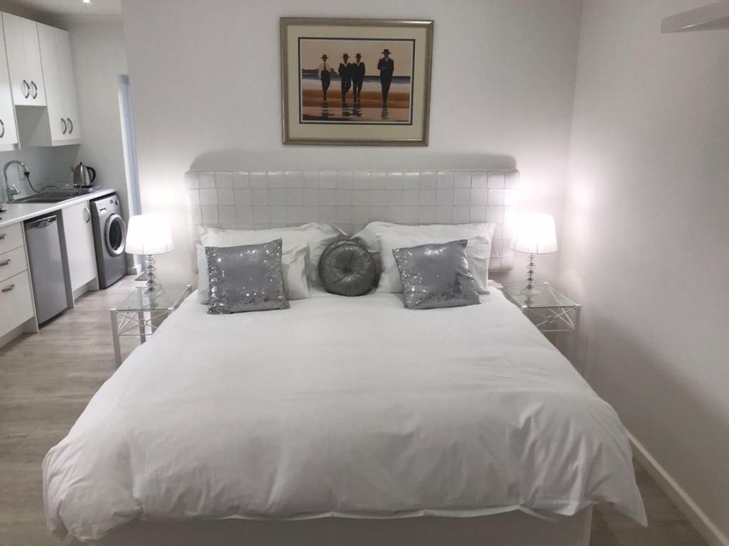 هتل سامر پلیس، ساوتن کراس درایو، کانستنتیا، کیپ تاون Summer Place, Southern Cross Drive, Constantia, Cape Town