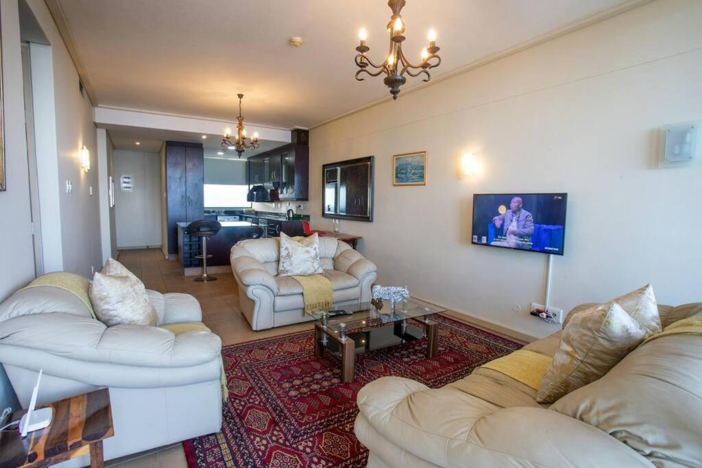 هتل 1002 کیساید استنینگ سی ویو@ پوینت واتر فرانت - 1002 Quayside Stunning sea view@ point water front