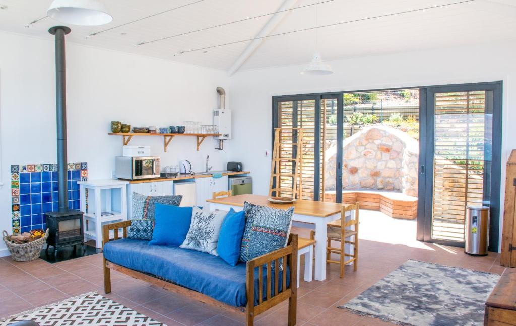 هتل مدرن بیچ آپارتمان Modern Beach Apartment