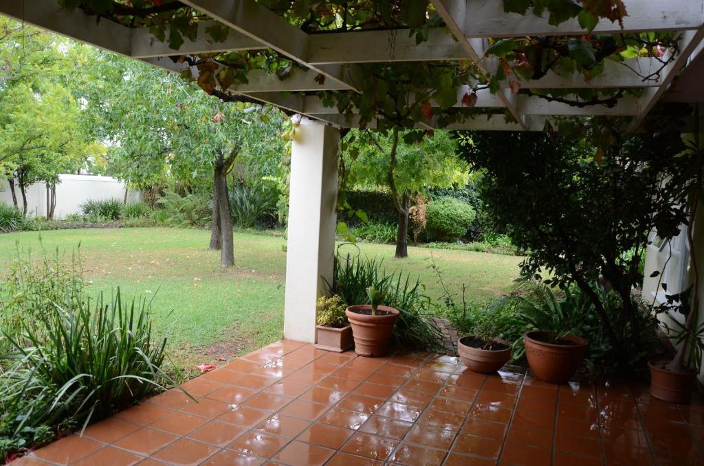 هتل مگنولیا پلیس گست هاوسز - Magnolia Place Guest Houses