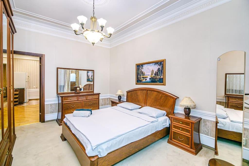 هتل وایت آپارتمان لوکس - White Apartment LUX