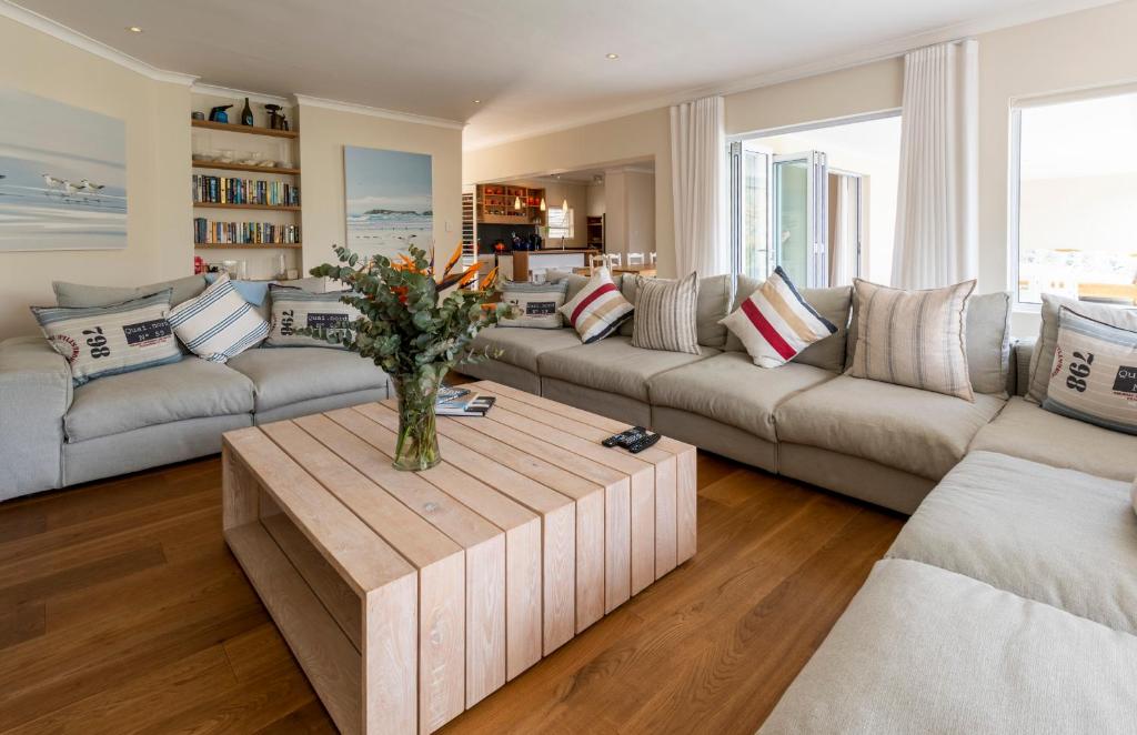 Number Eleven Self-Catering Villa