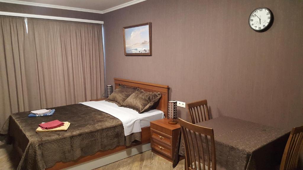 هتل میمینو آپارتمان دلوکس فیرست لاین (کی IV) Mimino Apartment Deluxe First Line (K IV)