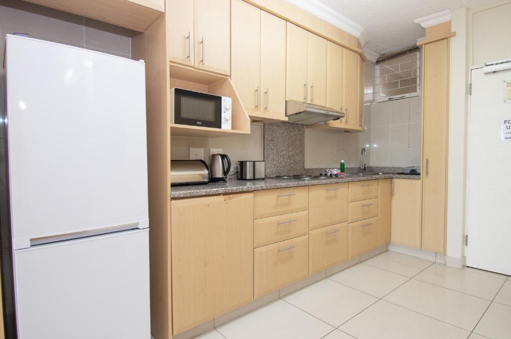 هتل ۴۲۲ بریکرز ریزورت اومهلنگا راکس - 422 Breakers Resort Umhlanga Rocks