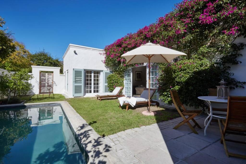 هتل تاکیز کاتج - Tockie's Cottage