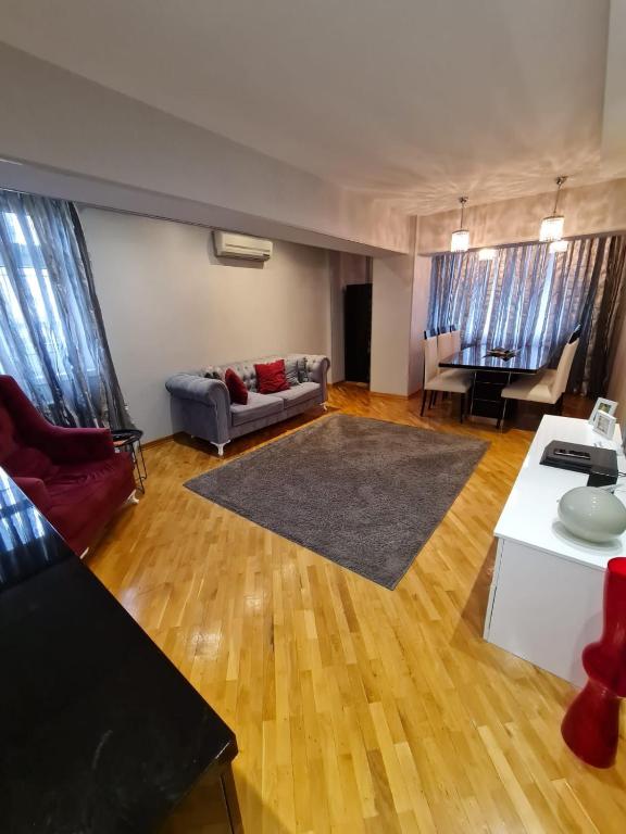 هتل 3 روم آپارتمان نییر ناریمن ناریمنوف مانومنت - 3 room apatment near Nariman Narimanov monument