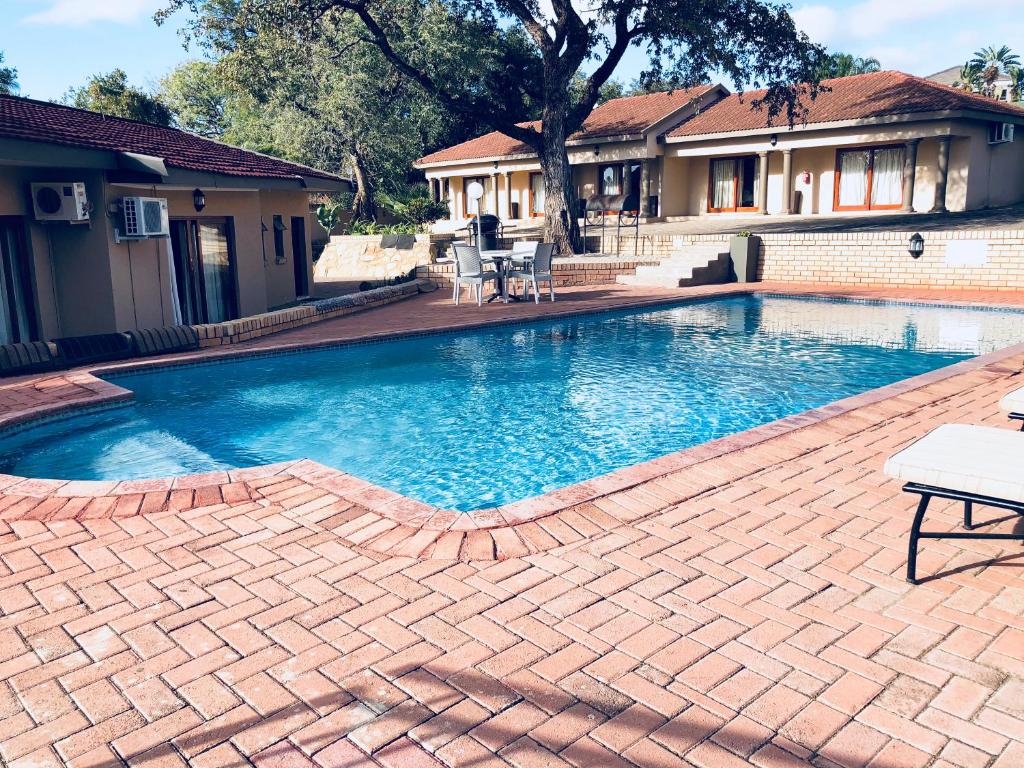 هتل والاوی لاج Vahlavi Lodge