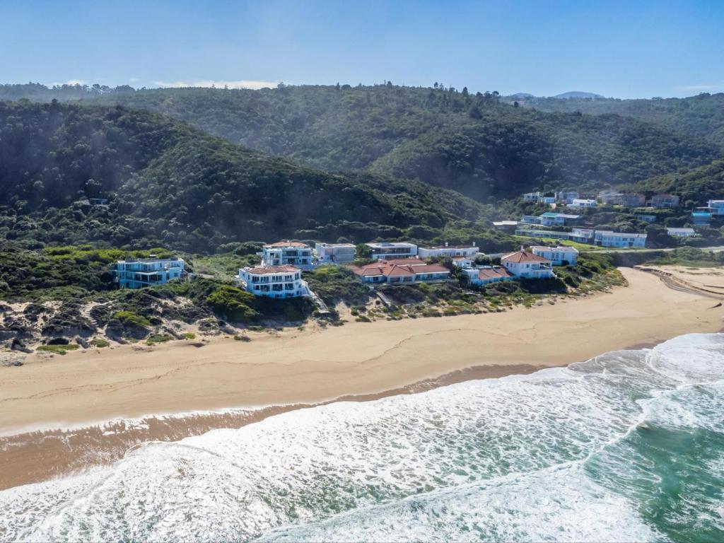 هتل ذ ویوز آن کیوربومسترند The Waves On Keurboomstrand