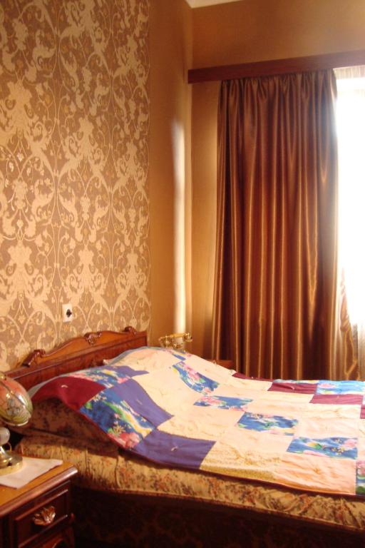 هتل گست هاوس والریا Guesthouse Valeria