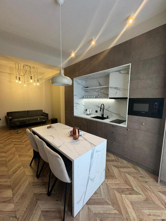 هتل چارمینگ وان-بردوم آپارتمان - Charming One-bedroom Apartment