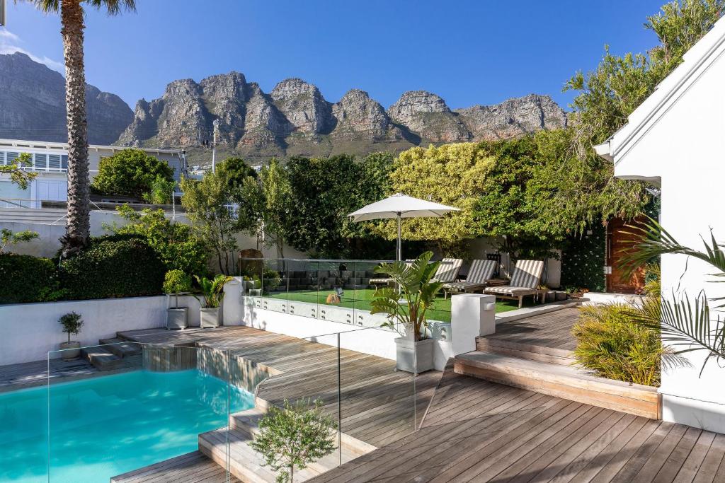 هتل میزون دی لا مر - لاکچری کمپس بی ویلا ویت پول اند اوشن ویو Maison De La Mer - Luxury Camps Bay Villa with pool and ocean view
