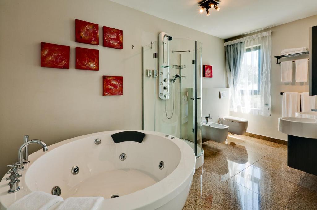 هتل کمپز بی روبی سوئیت - Camps Bay Ruby Suite