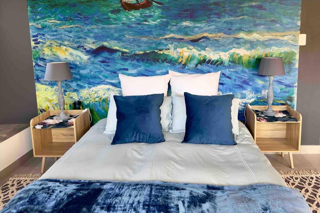 هتل وینسنت - آرتیستیک لاکچری سوئیت Vincent - Artistic Luxury Suite