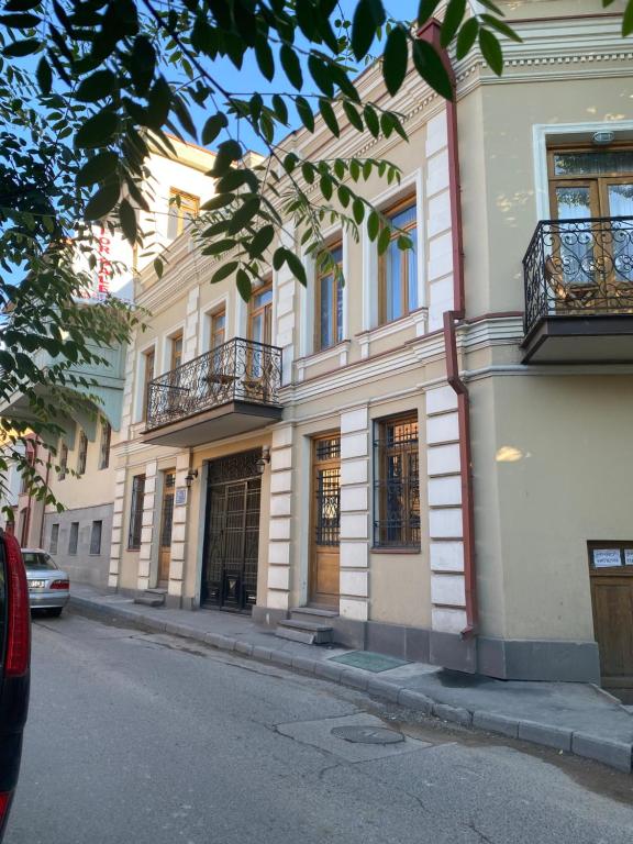 هتل آپارتمان هارت تفلیس - Apartment Heart Tbilisi