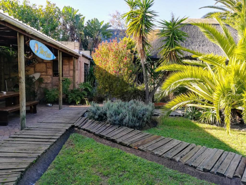 Saltycrax Backpackers and Surf Hostel by CURIOCITY (Hostel), Bloubergstrand (South Africa) Deals