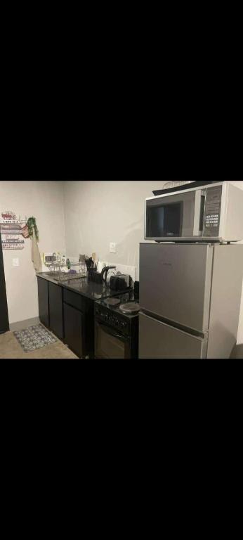 هتل کوزی آپارتمان، بیتوین بدفورویو اند مالویست - Cozy Apartment, between Bedforview & Malveast